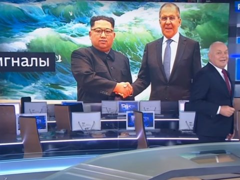 Программу Дмитрия Киселева заподозрили в пририсовывании улыбки к лицу Ким Чен Ына