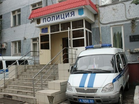 На энгельсской СТО вымогатели отобрали у мужчины тысячу рублей