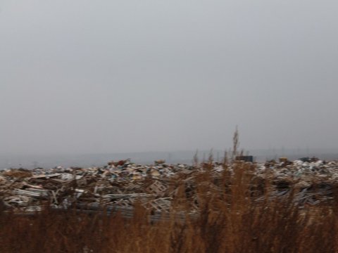 На Гусельском полигоне продолжают тушить свалку мусора