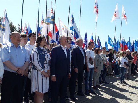 День России. Радаев назвал Россию страной возможностей для целеустремленной молодежи