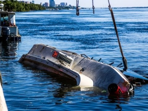 В Волгограде подняли из Волги тело одиннадцатой погибшей пассажирки утонувшего катамарана