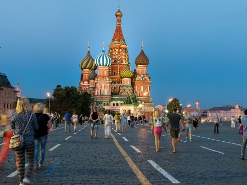 «Левада-Центр»: Каждый пятый москвич хочет уехать на ПМЖ за границу