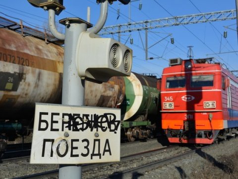 На станции Саратов-3 электричка насмерть сбила мужчину