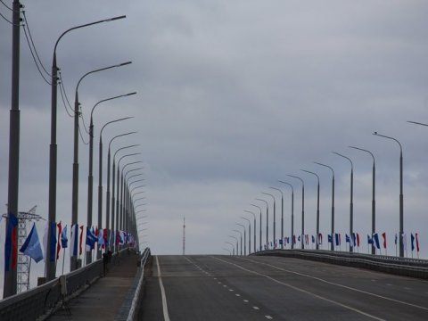 Балаковцев предупреждают о бегающих через мост Победы «зайцах-суицидниках»