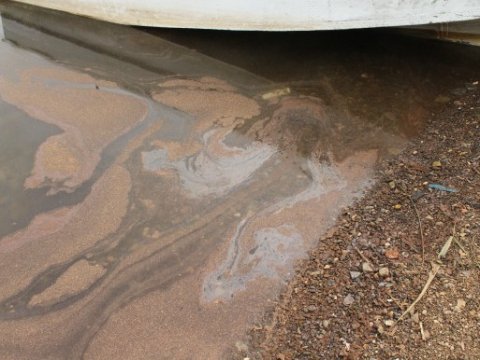 Под Саратовом прорвало нефтепровод