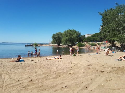 Саратовцы открыли купальный сезон на незаконном пляже