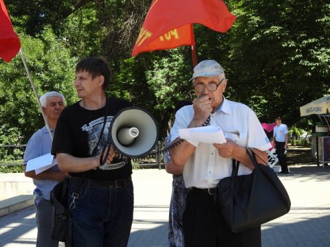 На митинге в Саратове потребовали восстановить памятник Сталину