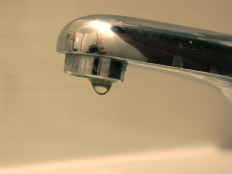 Центральные улицы Саратова по-прежнему остаются без воды