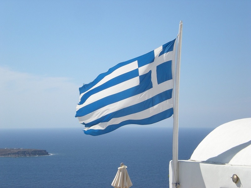 Власти Греции высылают двух российских дипломатов