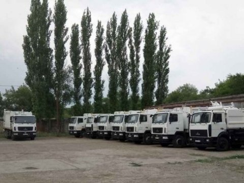 В Саратовскую область поступила первая партия новой мусороуборочной техники