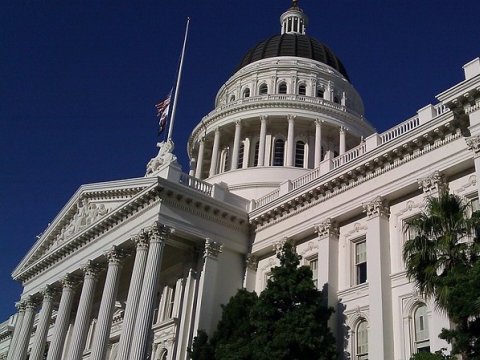 В Конгрессе США требуют от переводчицы Трампа рассказать о чем шла речь на встрече с Путиным