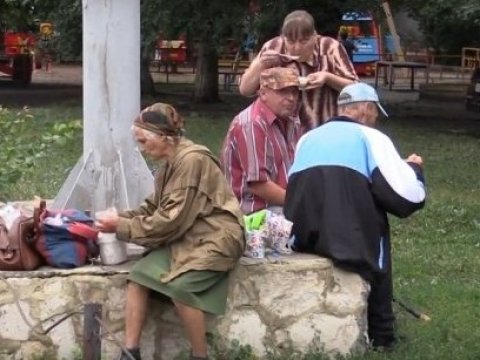 Саратовские волонтеры кормят малоимущих бесплатными обедами