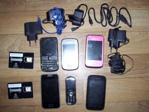 В пугачевскую ИК-17 пытались передать шесть телефонов и две сим-карты