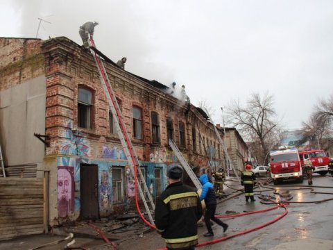 Мэрия Саратова не обеспечила противопожарную безопасность расселенных домов