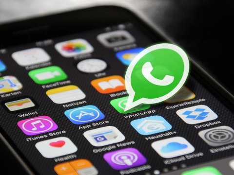 Двух жителей Магадана оштрафовали за критику мэра в WhatsApp