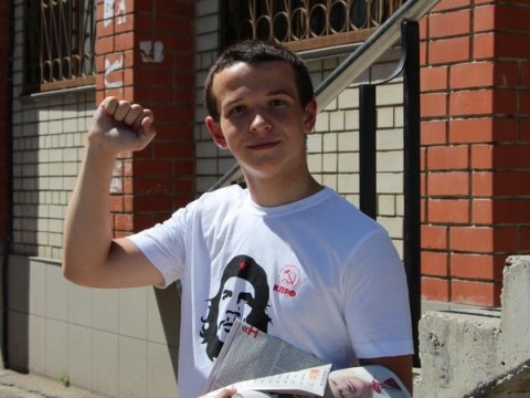 Молодые комсомольцы приняли участие в протестной акции в Петровске