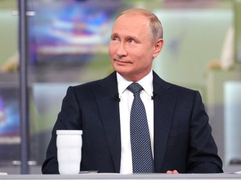 Рейтинг Путина впервые упал до отметки 2013 года, Медведеву доверяют только 4% россиян