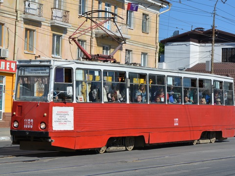Перед часом пик в Солнечном встали трамваи