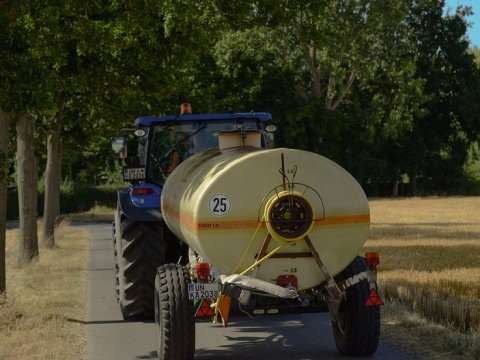 В Марксовском районе девушка на «четырнадцатой» врезалась в трактор