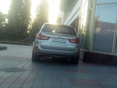 Блогер просит Филипенко проверить передачу автомобильного номера СУ СКР частному лицу