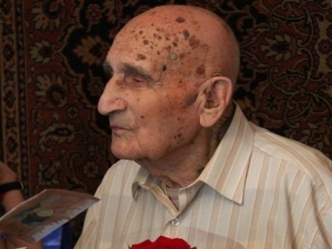 Саратовский ветеран получил сотню открыток к 100-летнему юбилею