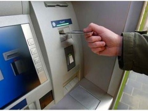 Некоторые банкоматы в России перестали принимать пятитысячные купюры