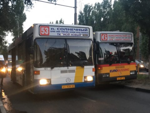 В Саратове автобусы №6 и №53 не поделили проспект Строителей