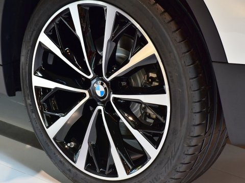 Саратовский похититель шин к BMW увез их на «шестерке»