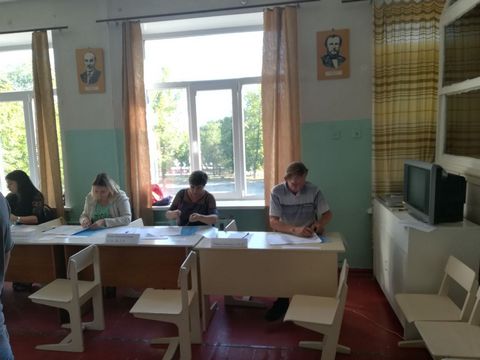 На саратовской УИК списки избирателей прошили только после замечания члена совета ИКСО