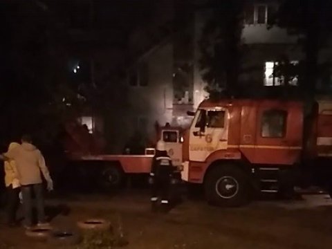 На соседних улицах в Саратове одновременно горели подвалы домов