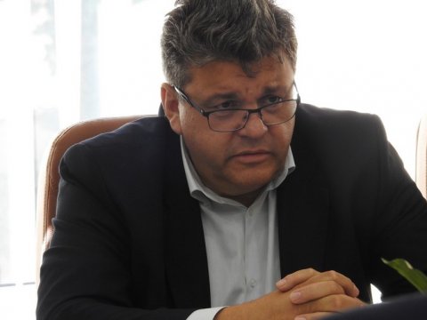 Чиновник пожаловался на саратовцев, проверяющих на дорожных знаках кучность стрельбы