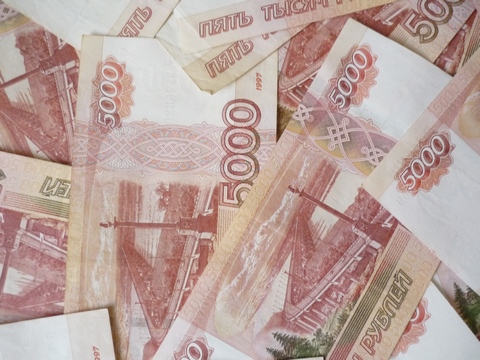 Правительство хочет резко повысить траты на мотивацию чиновников