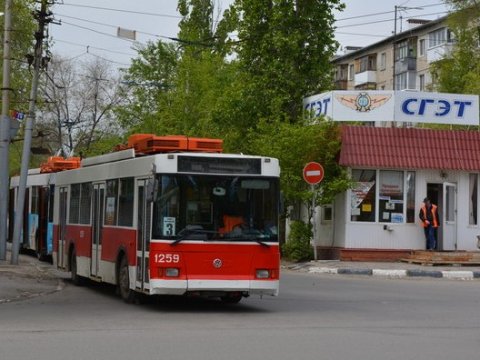 С утра в Саратове стоят троллейбусы трех маршрутов
