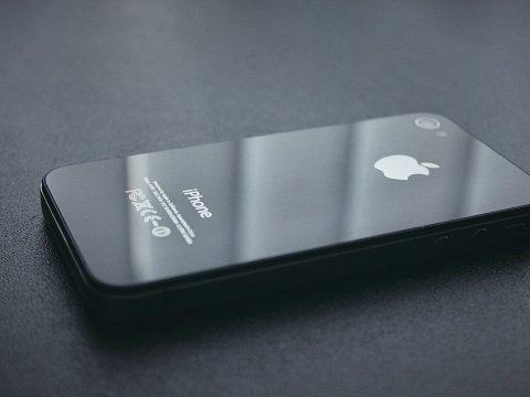 Одолженный рецидивистом у жителя Энгельса iPhone нашли в ломбарде