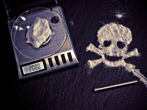 В Саратове у сотрудницы магазина нашли почти 15 граммов наркотиков