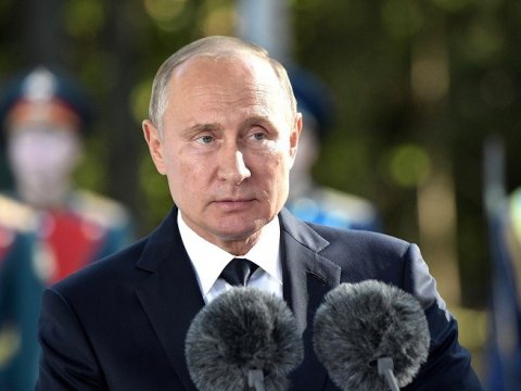 Путин поздравил саратовский ТЮЗ со столетием