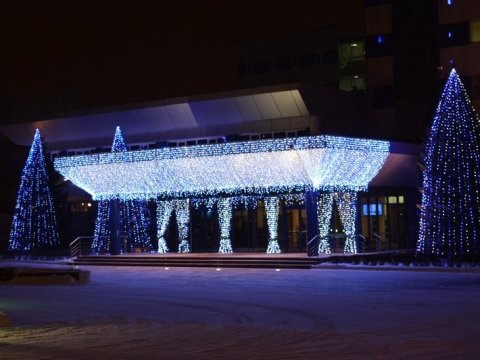 Фрунзенский район Саратова заплатит 400 тысяч рублей за 700 метров новогодних гирлянд