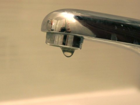 До полуночи без воды остались жители двух районов Саратова