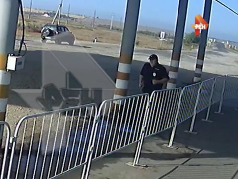 СМИ: Упитанного саратовского полицейского заставили бегать вокруг поста