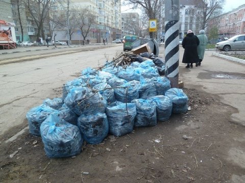 В администрации Саратова отказались от ночной уборки города
