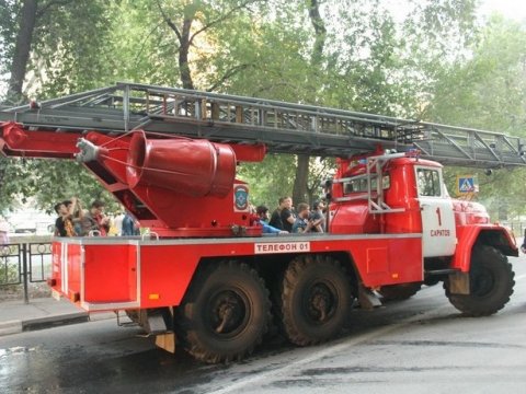 Пожар в подвале саратовской девятиэтажки потребовал эвакуации 20 человек