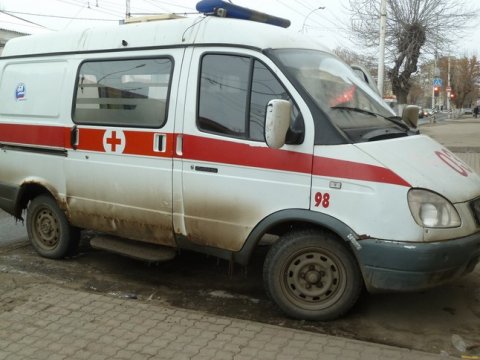 На ремонтируемой дороге в Татищевском районе опрокинулась иномарка