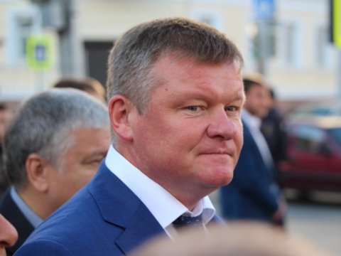 Подготовка к зиме. Исаев передумал заменять пескосоляную смесь реагентом