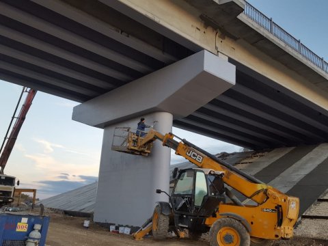 Чиновники отчитались о почти законченном строительстве моста через Камелик