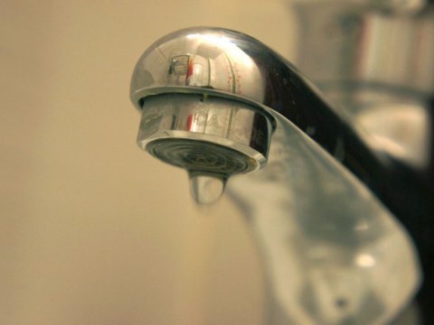 Участок Рабочей остался без воды из-за театрального института