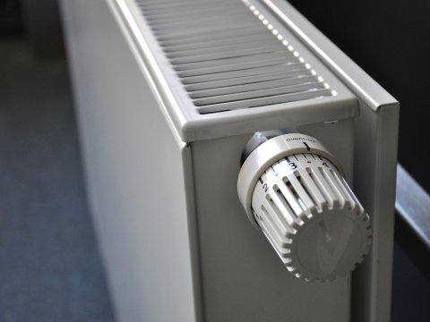 Минстрой: Причиной отсутствия тепла в домах может быть воздух в стояках систем отопления
