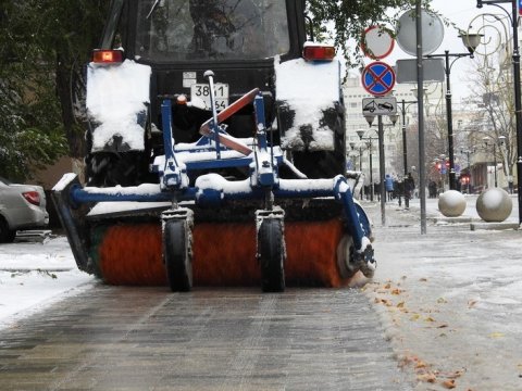 В Саратове началась уборка снега