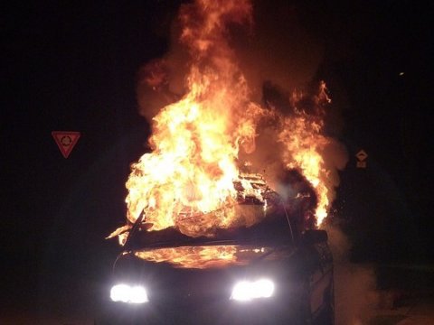 В Балакове рано утром сгорели две машины