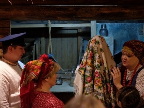 Посетители саратовского музея прошли «тропой следопыта» и стали гостями на свадьбе