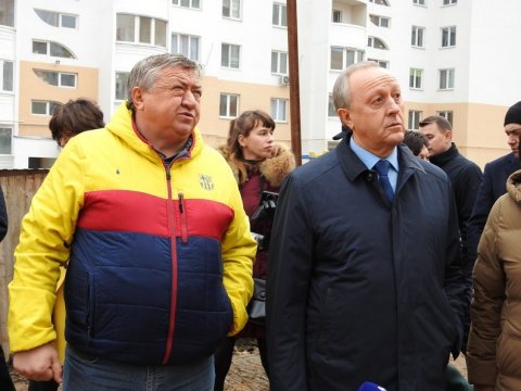 Радаев распорядился убрать строителей Березовского из школы в Солнечном 20 декабря